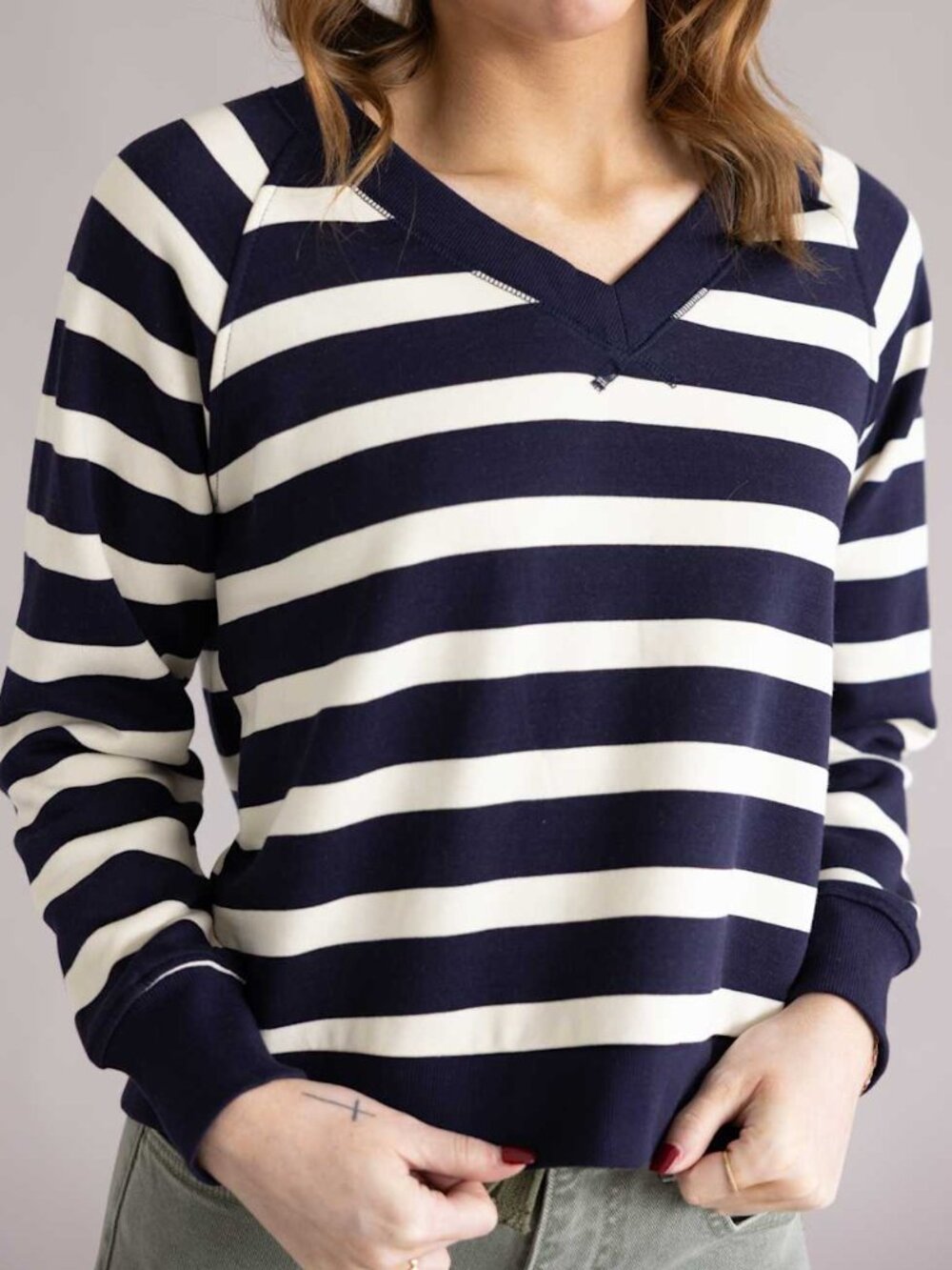 C&C California Delilah Striped V-Neck Pullover for Women in Navy/Off-White